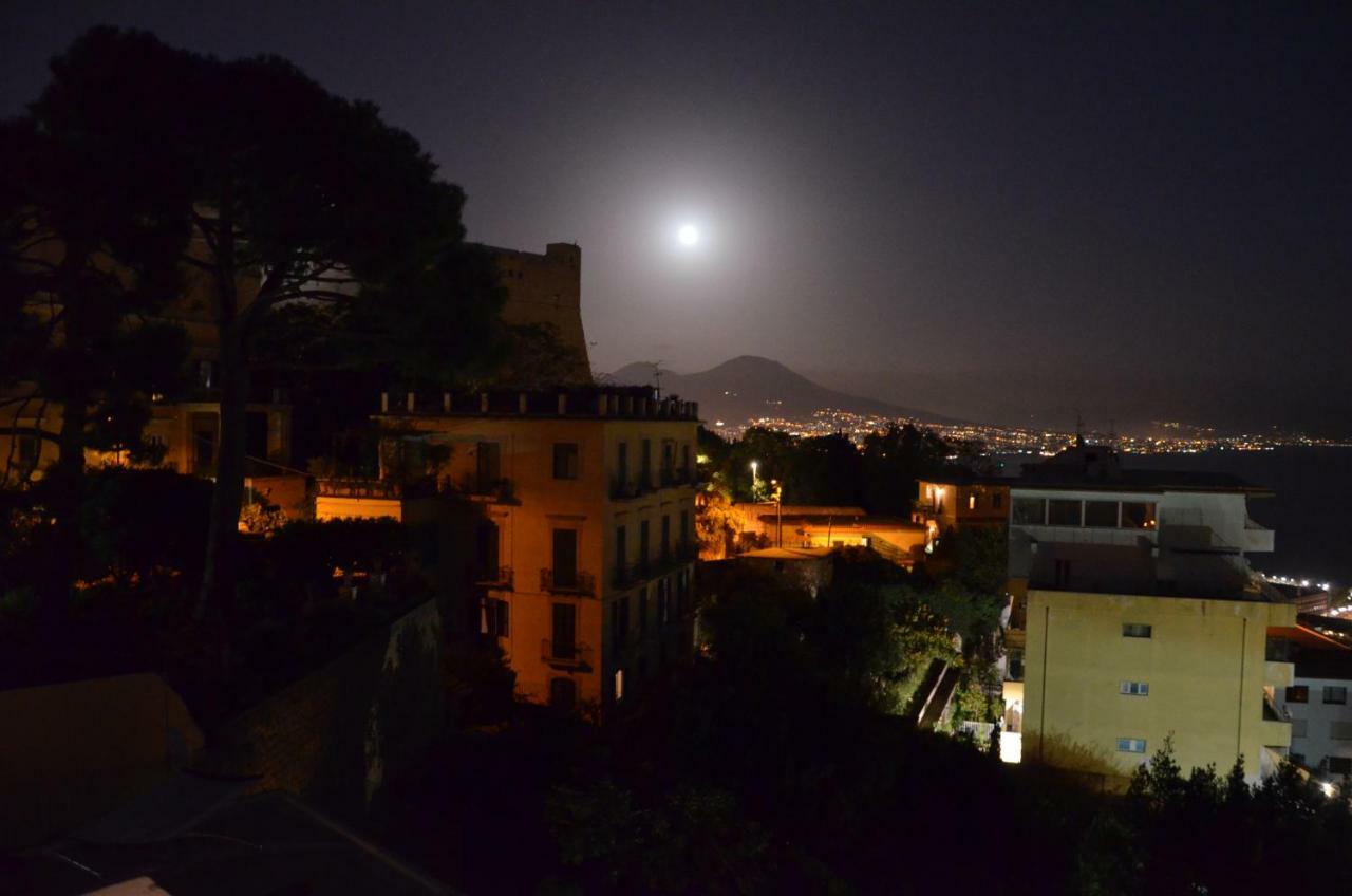 Appartamento Panoramico "Il Glicine" Napoli Bagian luar foto