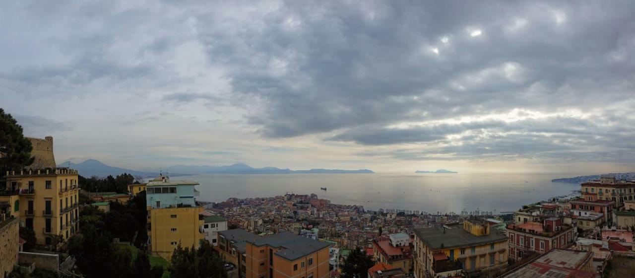 Appartamento Panoramico "Il Glicine" Napoli Bagian luar foto