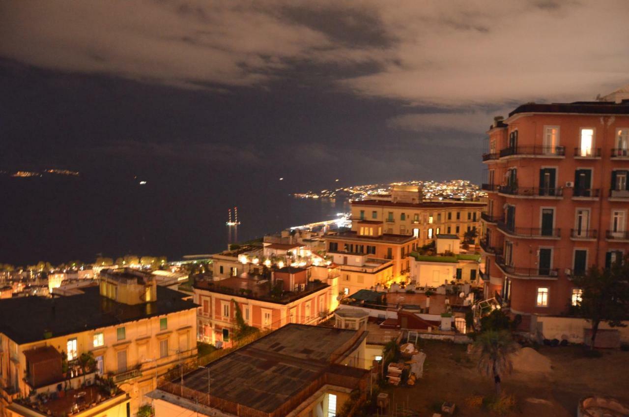 Appartamento Panoramico "Il Glicine" Napoli Bagian luar foto