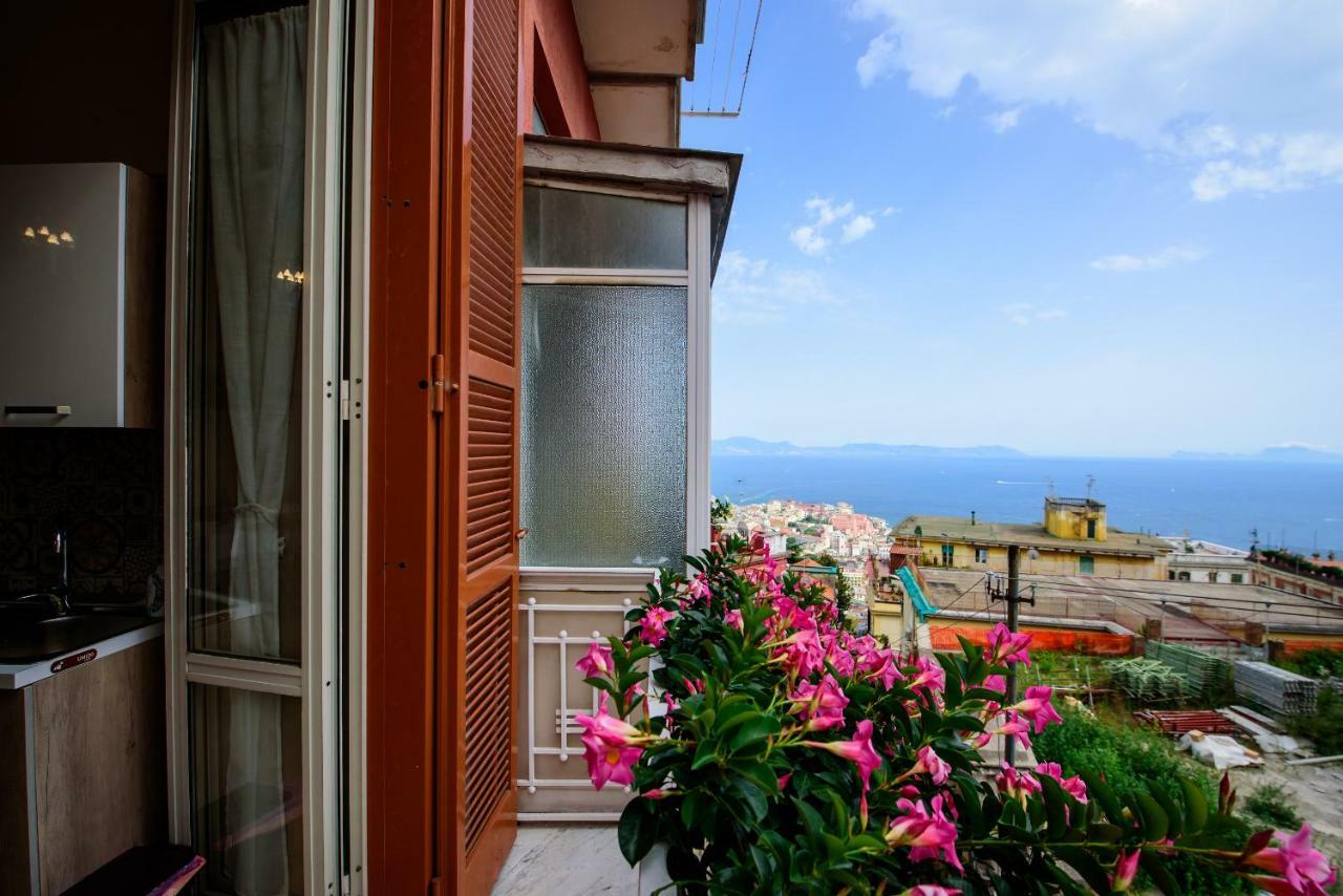Appartamento Panoramico "Il Glicine" Napoli Bagian luar foto
