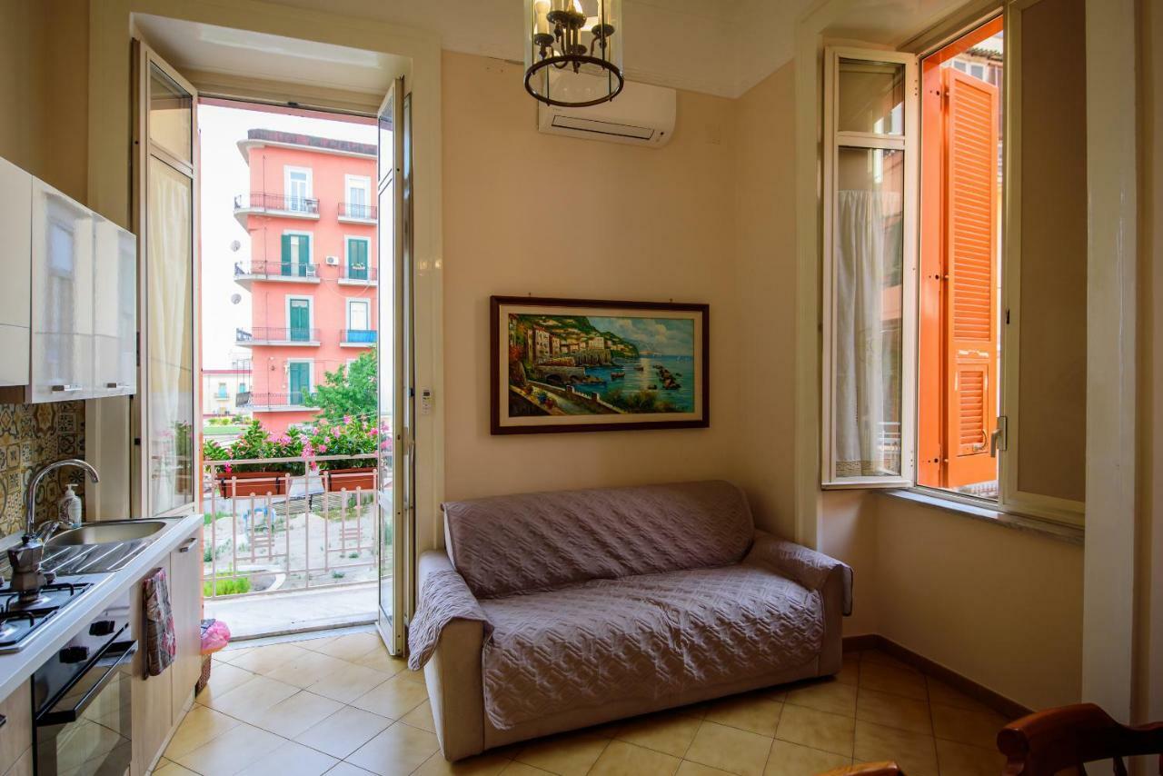 Appartamento Panoramico "Il Glicine" Napoli Bagian luar foto